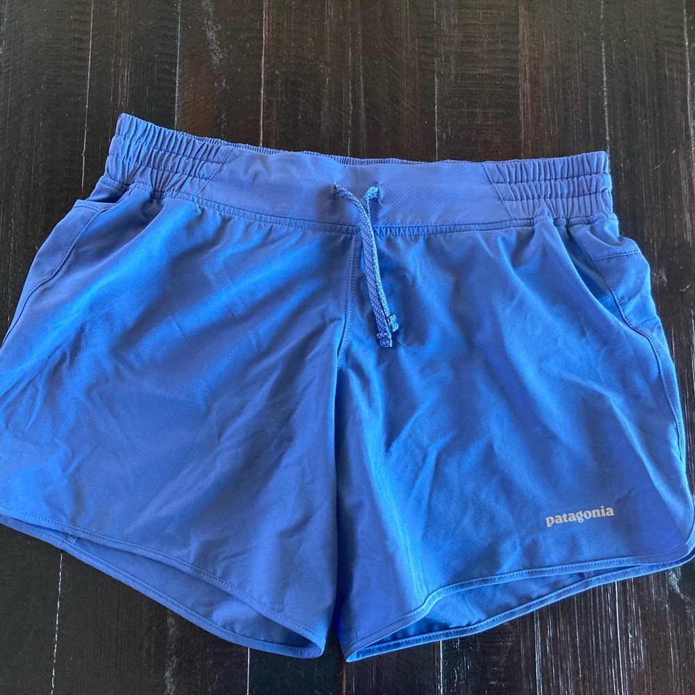 Patagonia running short Small 💙💙💙